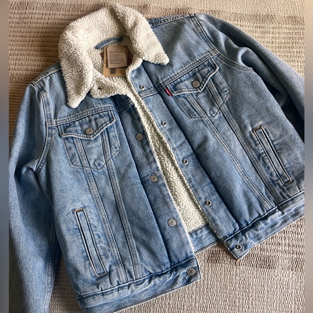 !SOLD! Levi’s Original Sherpa Jean Jacket